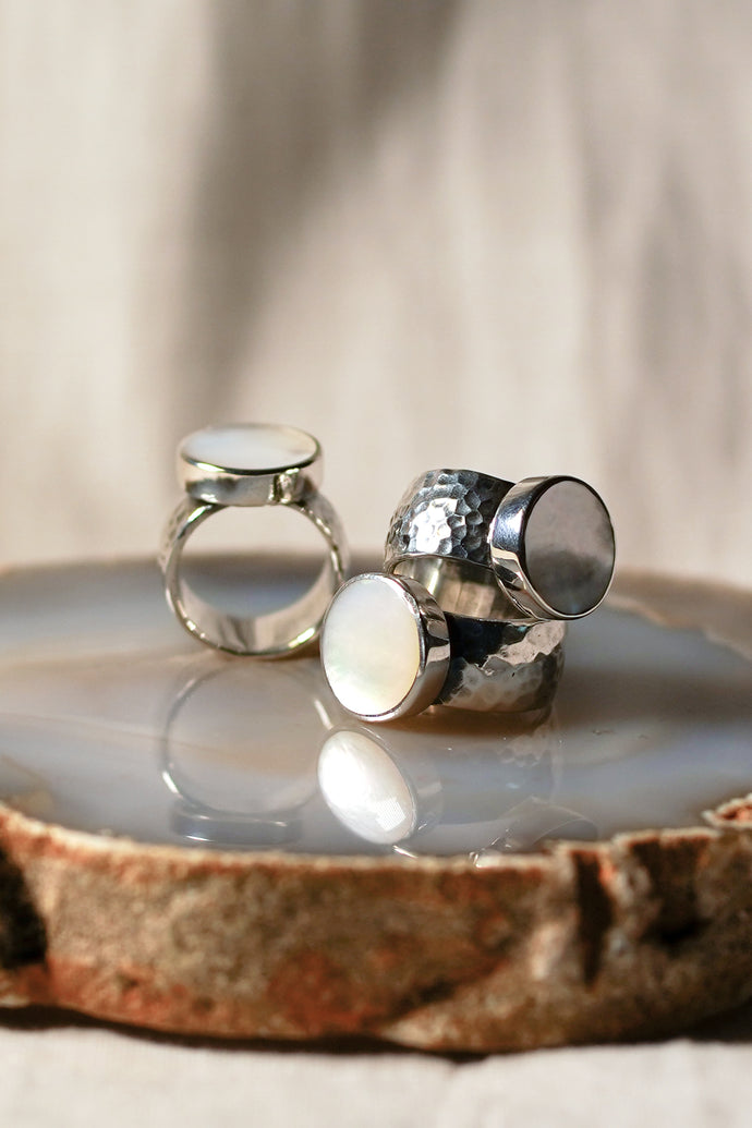 THE THREE TYPES OF JEWELRY EVERY WOMAN KEEPS IN HER DRAWER