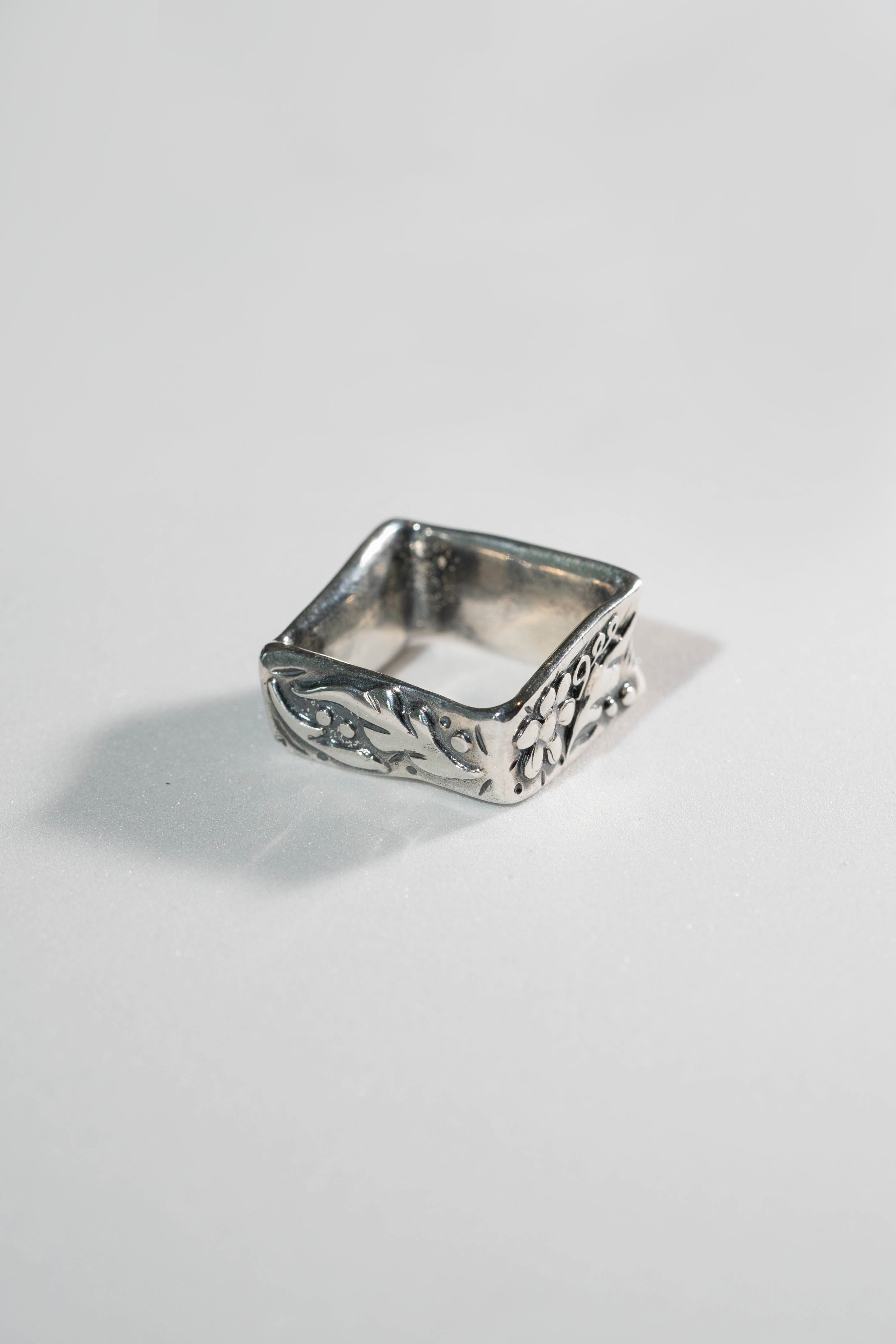 Nile Ring