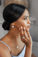 Eléa Mother-of-Pearl Earrings