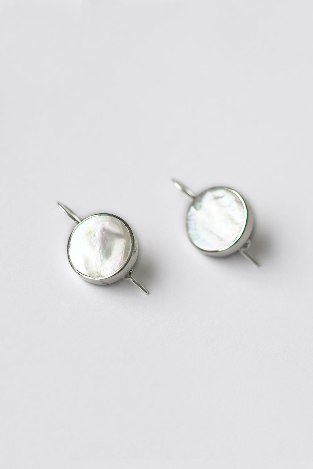Eléa Mother-of-Pearl Earrings