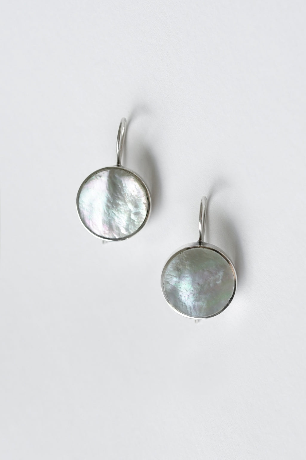 Eléa Mother-of-Pearl Earrings