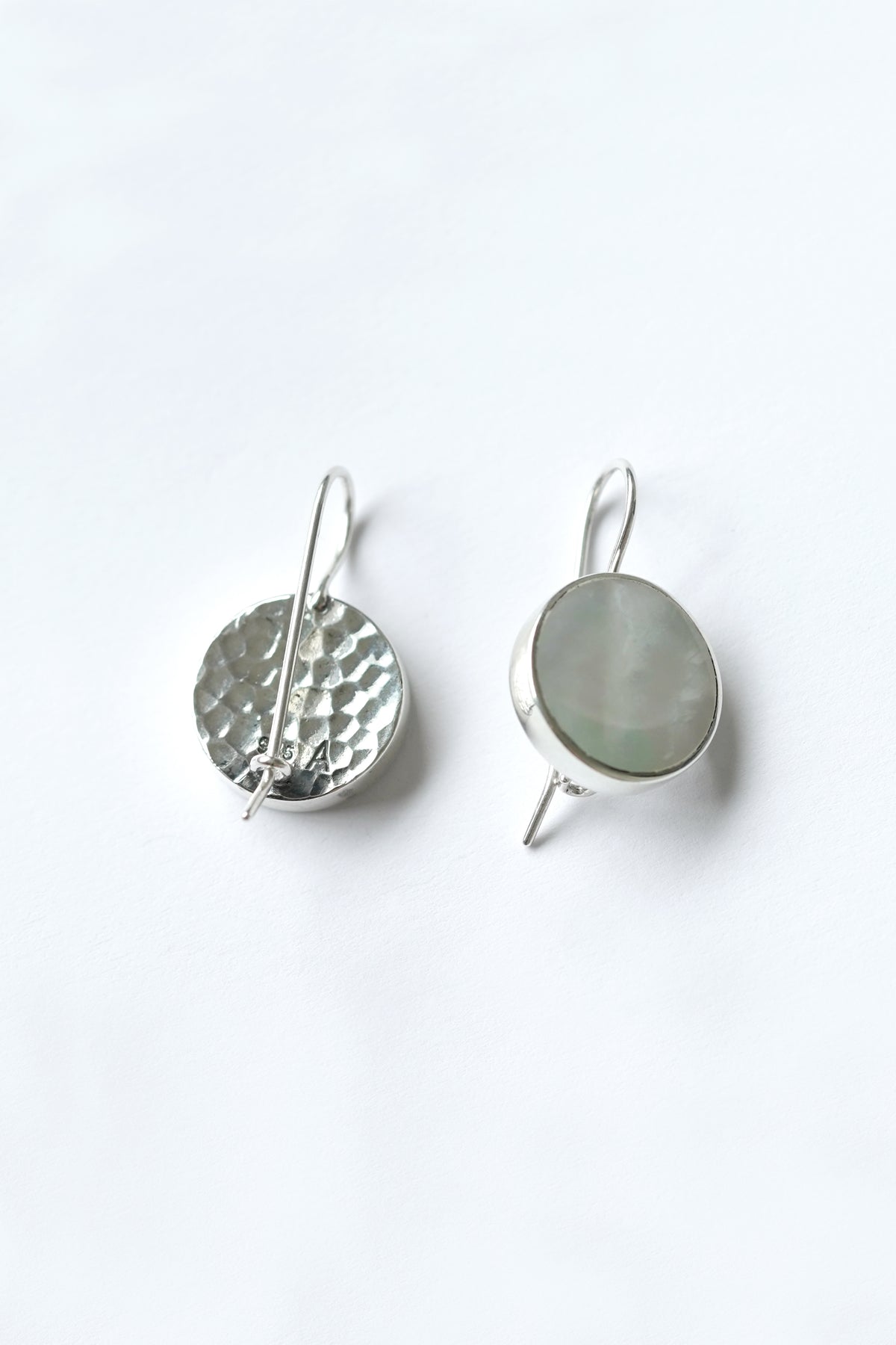 Eléa Mother-of-Pearl Earrings