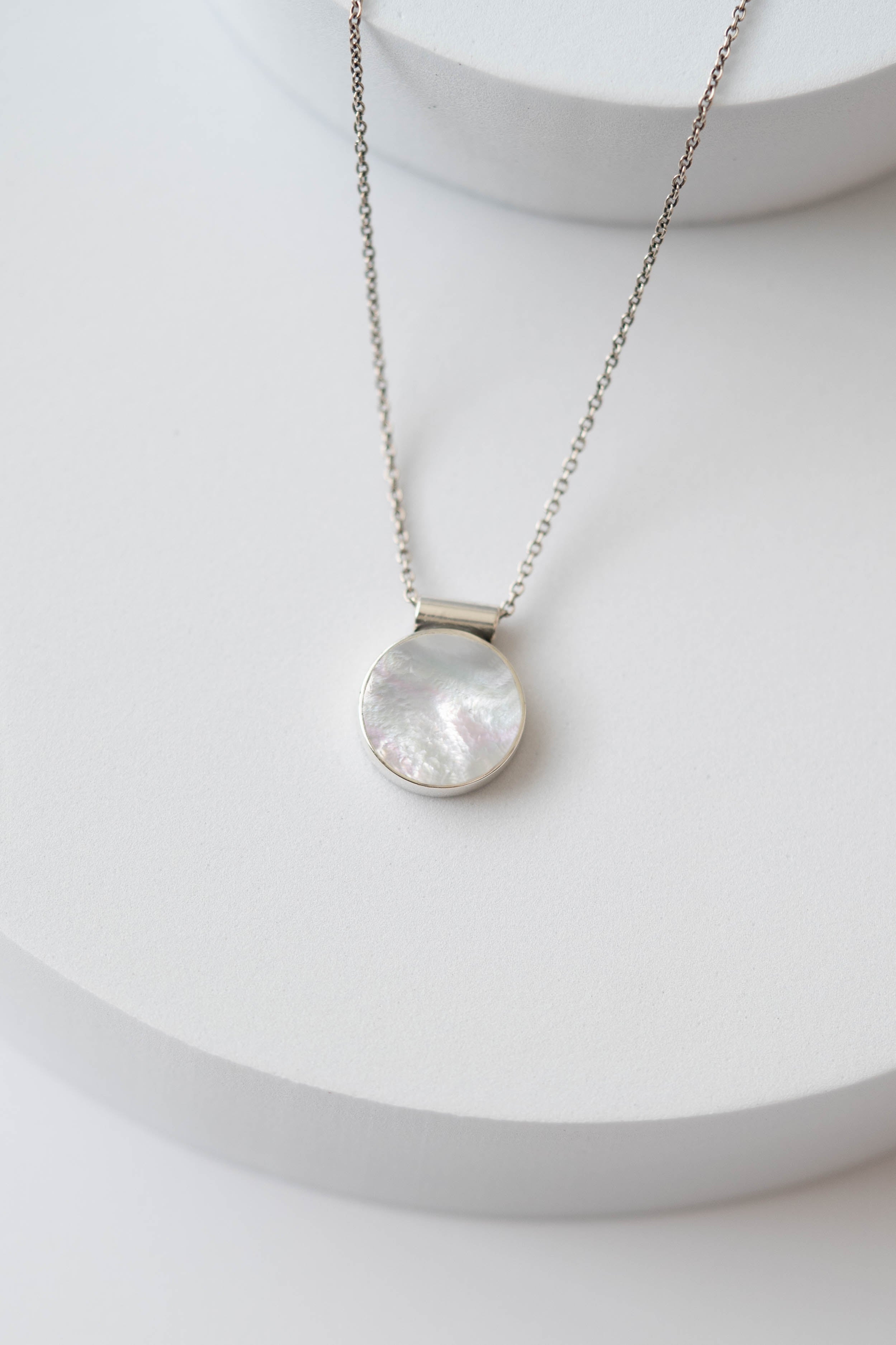 Eléa Mother-of-Pearl Necklace