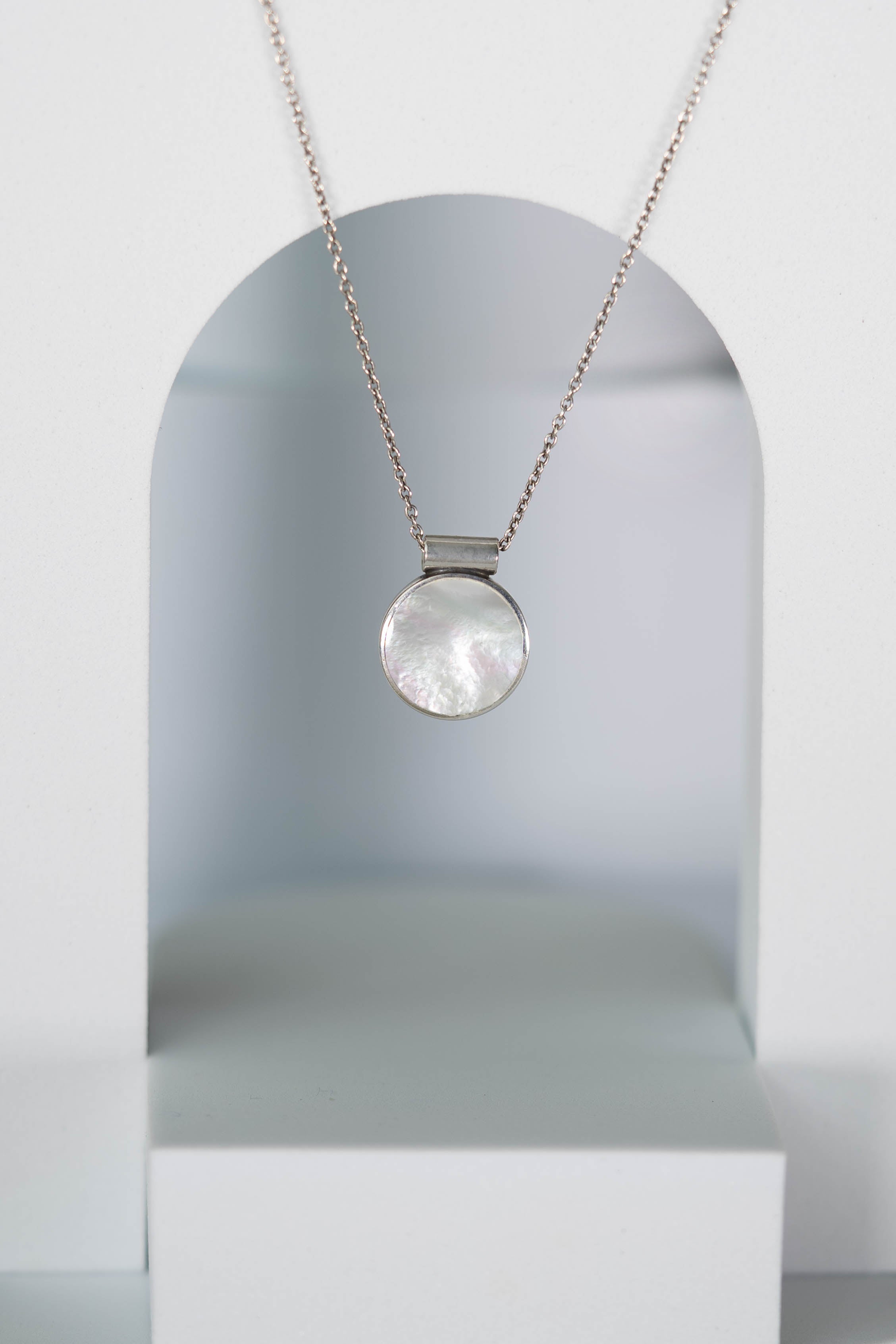 Eléa Mother-of-Pearl Necklace