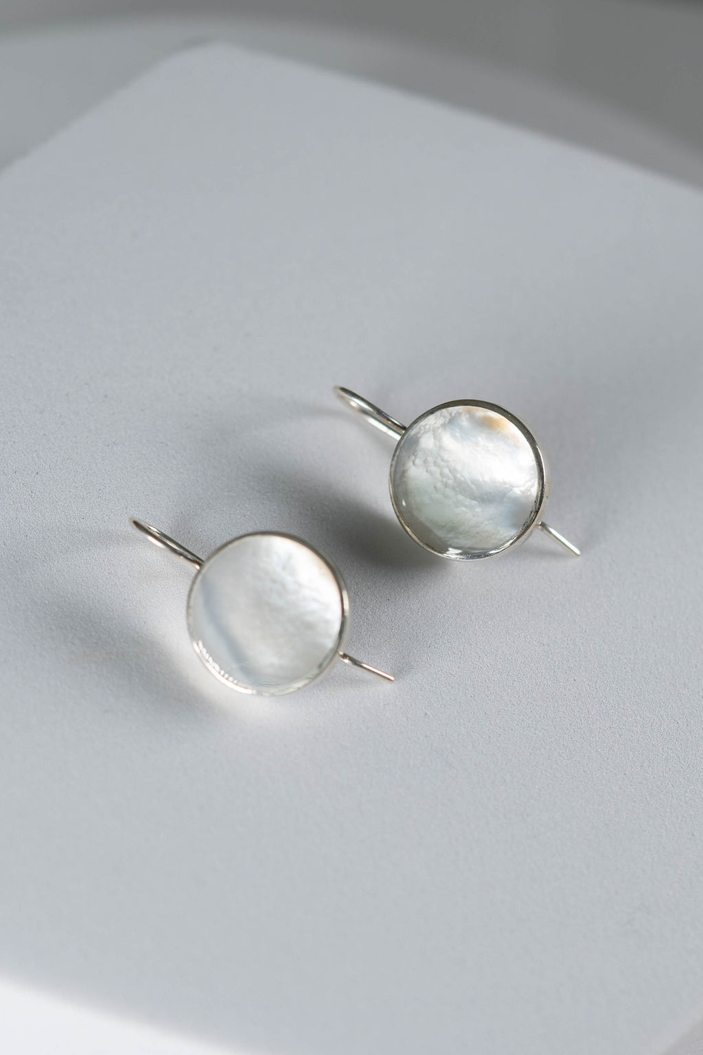Eléa Mother-of-Pearl Earrings
