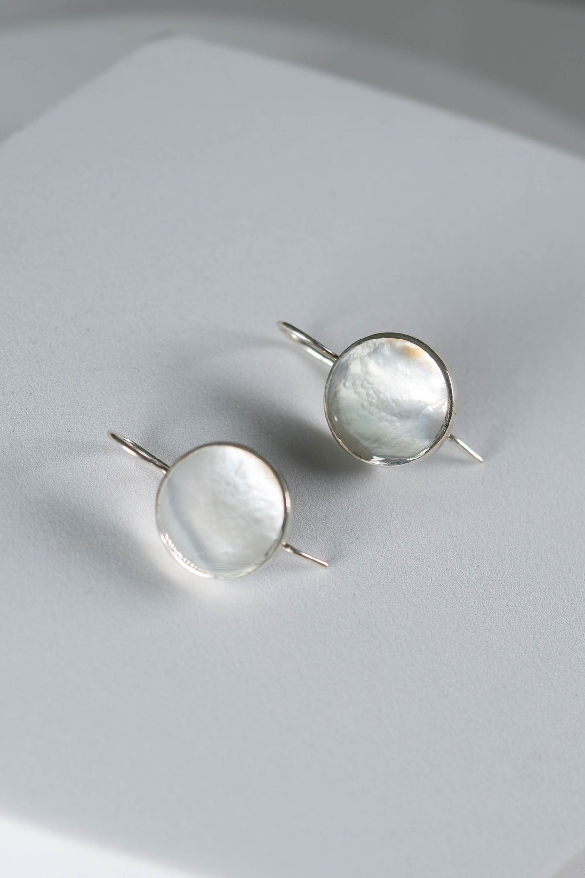 Eléa Mother-of-Pearl Earrings