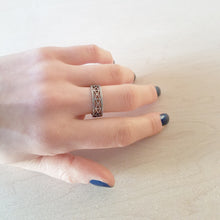 Crisscross Ring