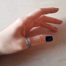 Crisscross Ring