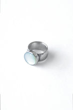 Eléa Mother-of-Pearl Ring