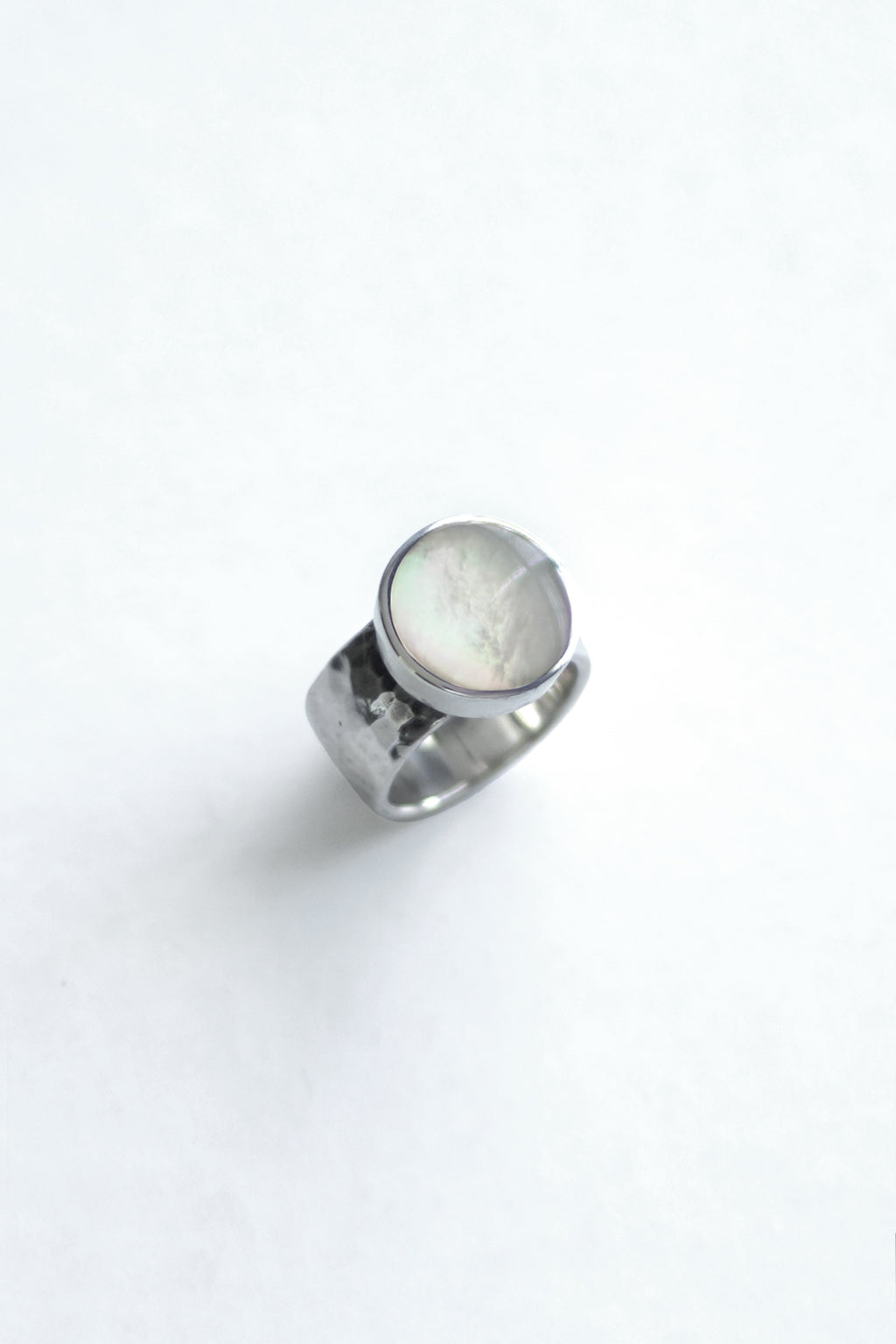 Eléa Mother-of-Pearl Ring