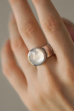 Eléa Mother-of-Pearl Ring
