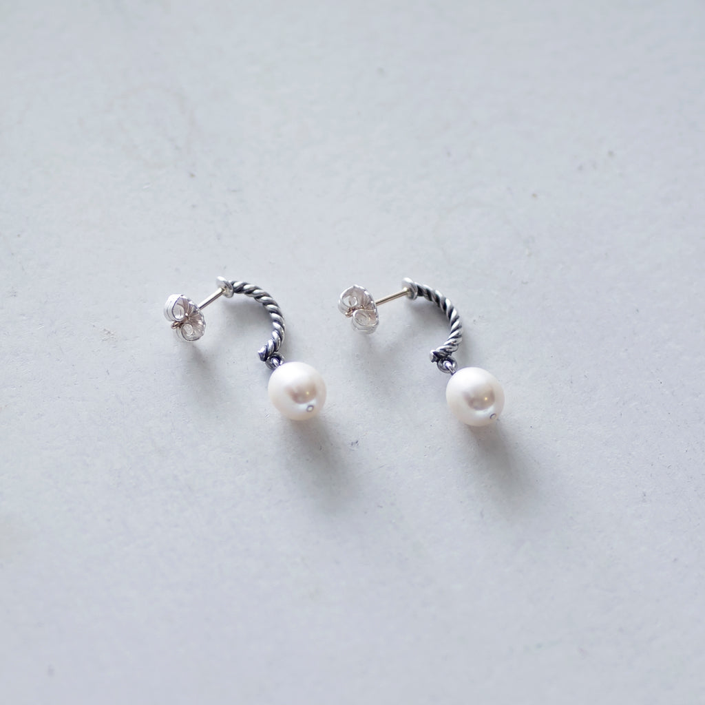 Margot Pearl Earrings
