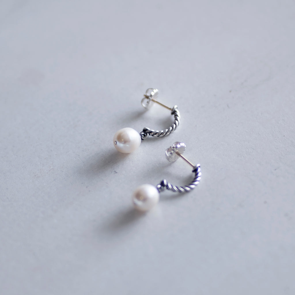 Margot Pearl Earrings