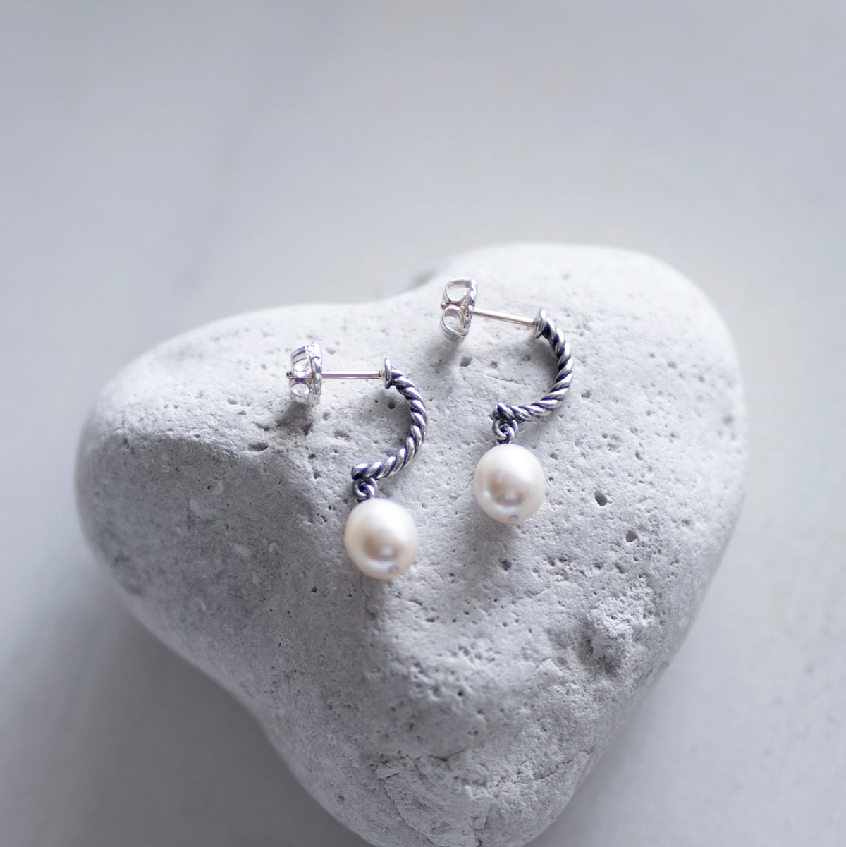 Margot Pearl Earrings