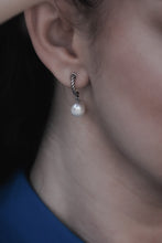 Margot Pearl Earrings